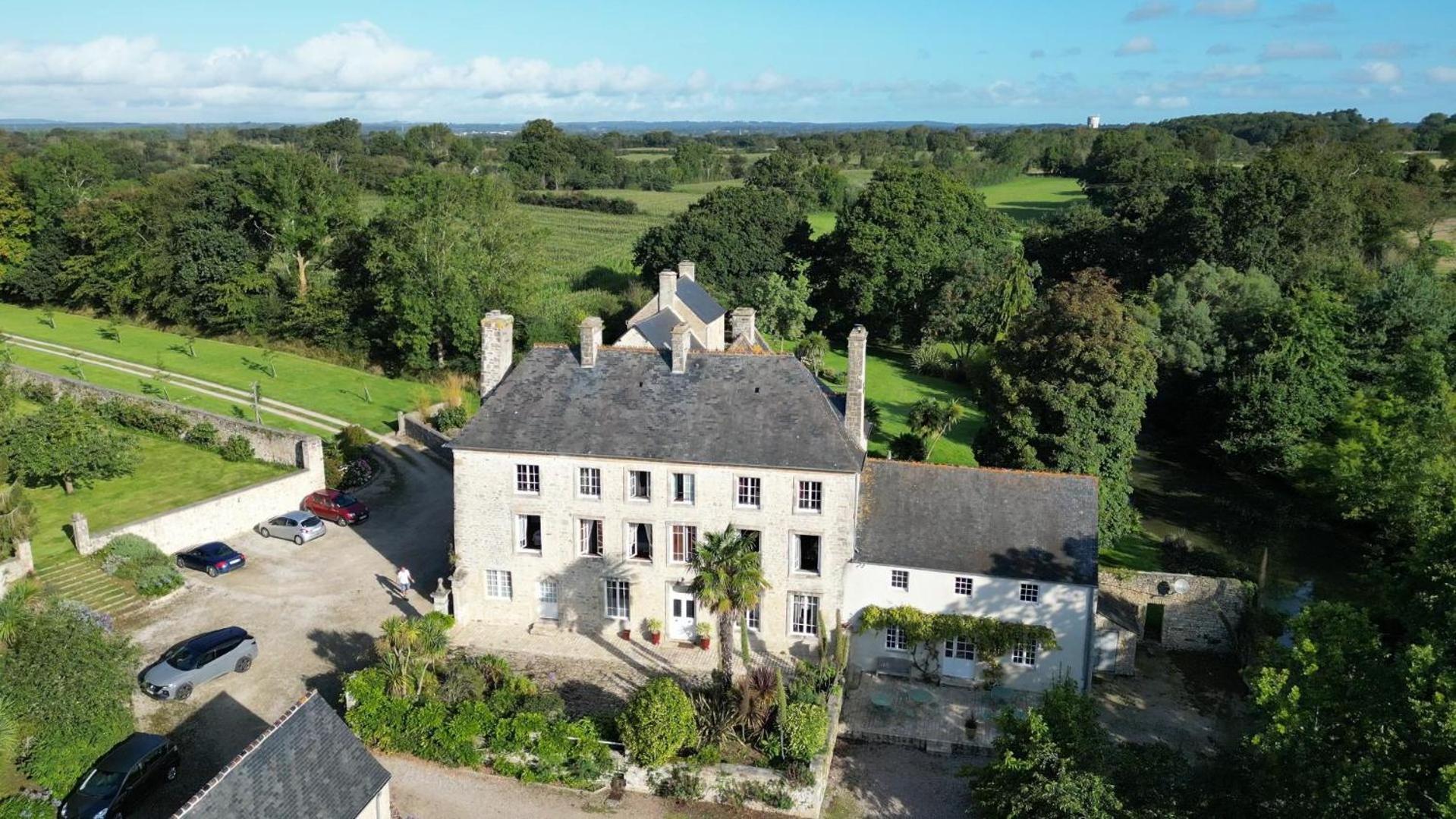 Manoir De Savigny Panzió Valognes Kültér fotó