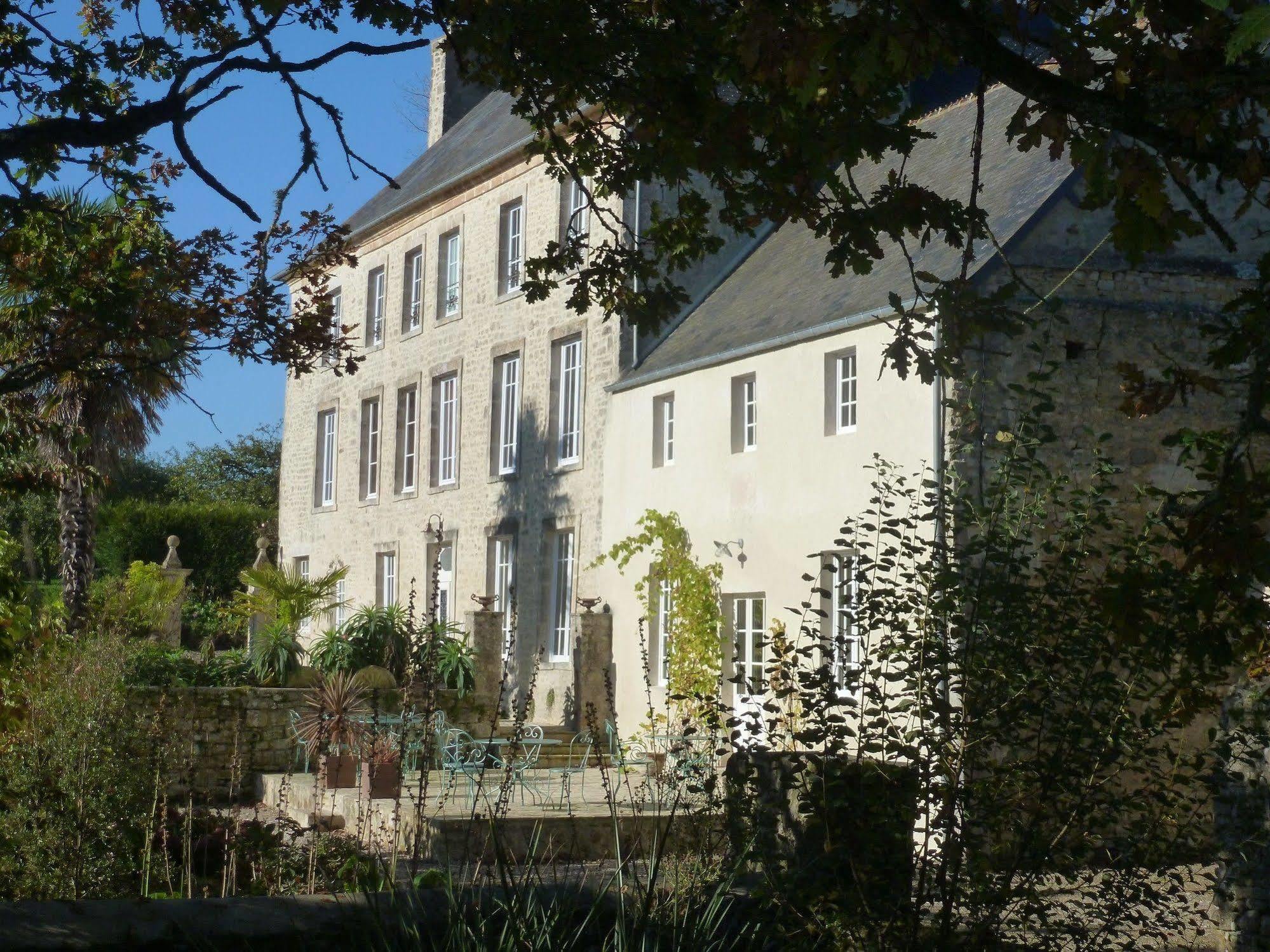 Manoir De Savigny Panzió Valognes Kültér fotó