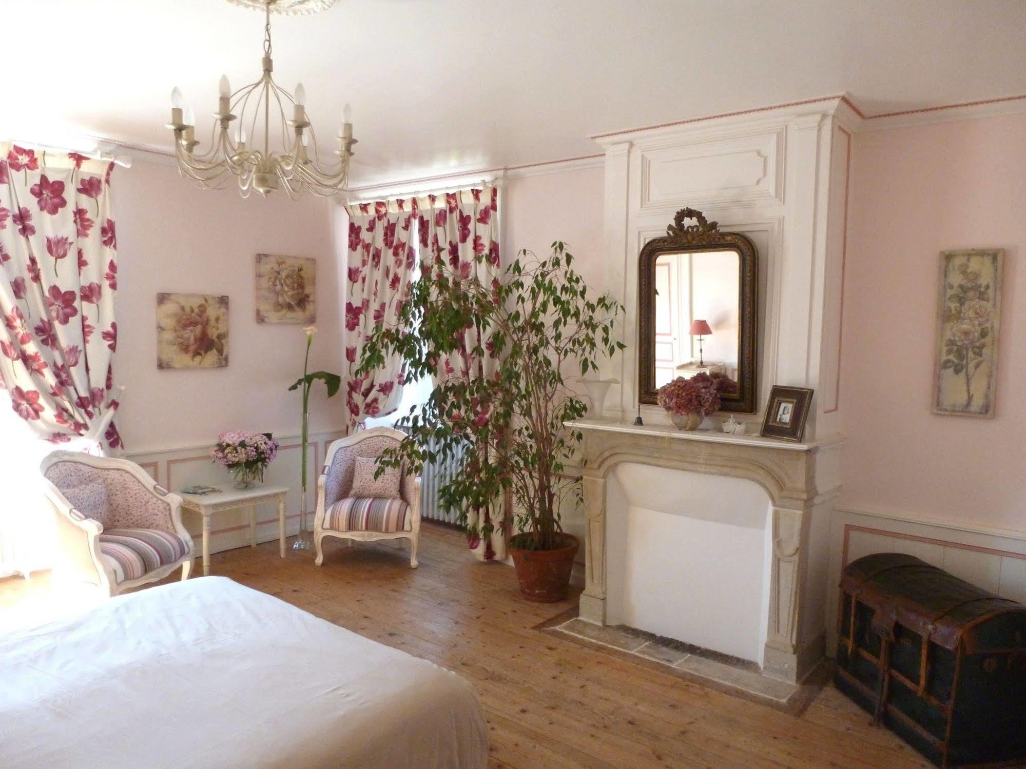Manoir De Savigny Panzió Valognes Kültér fotó