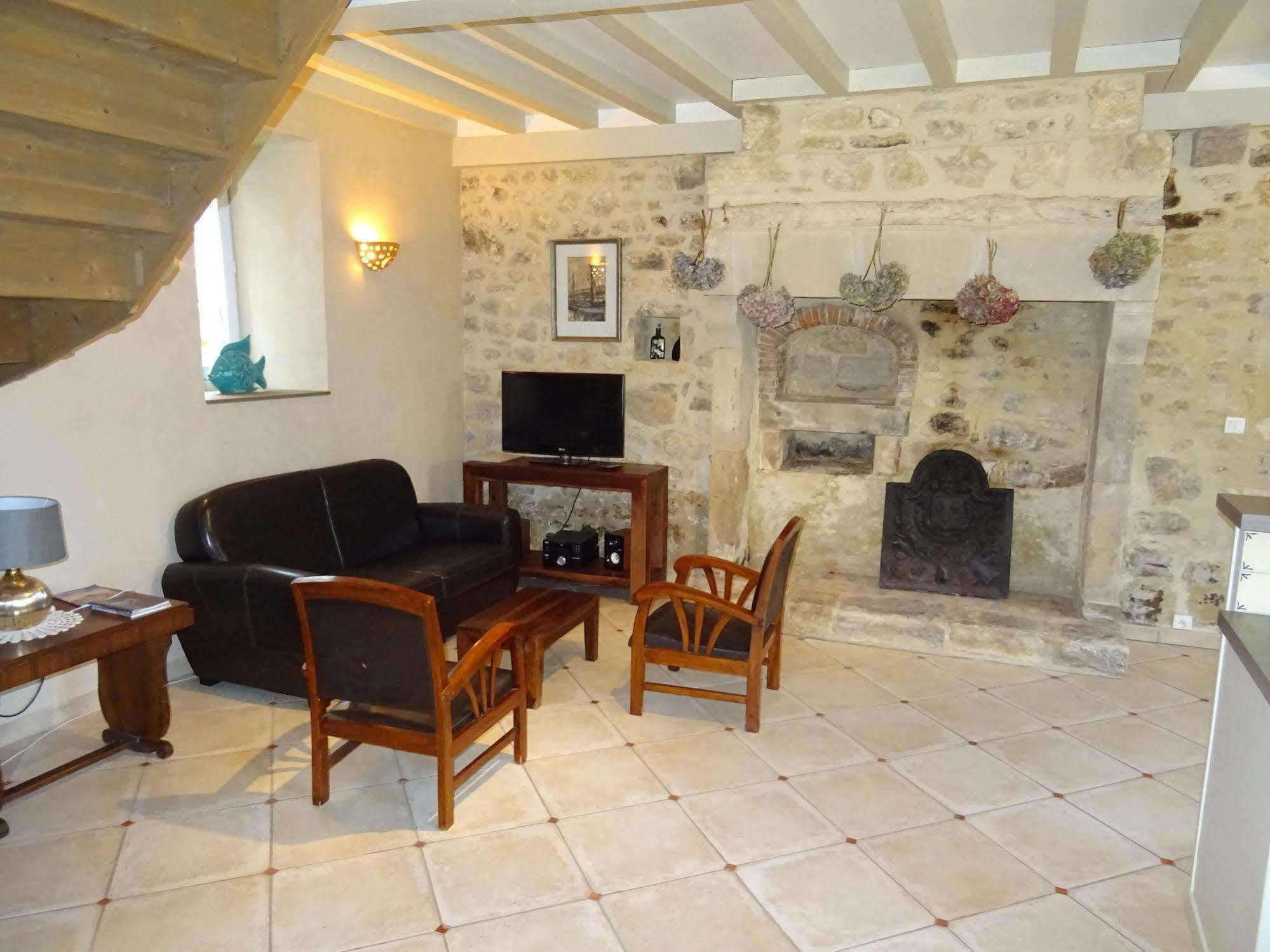 Manoir De Savigny Panzió Valognes Kültér fotó